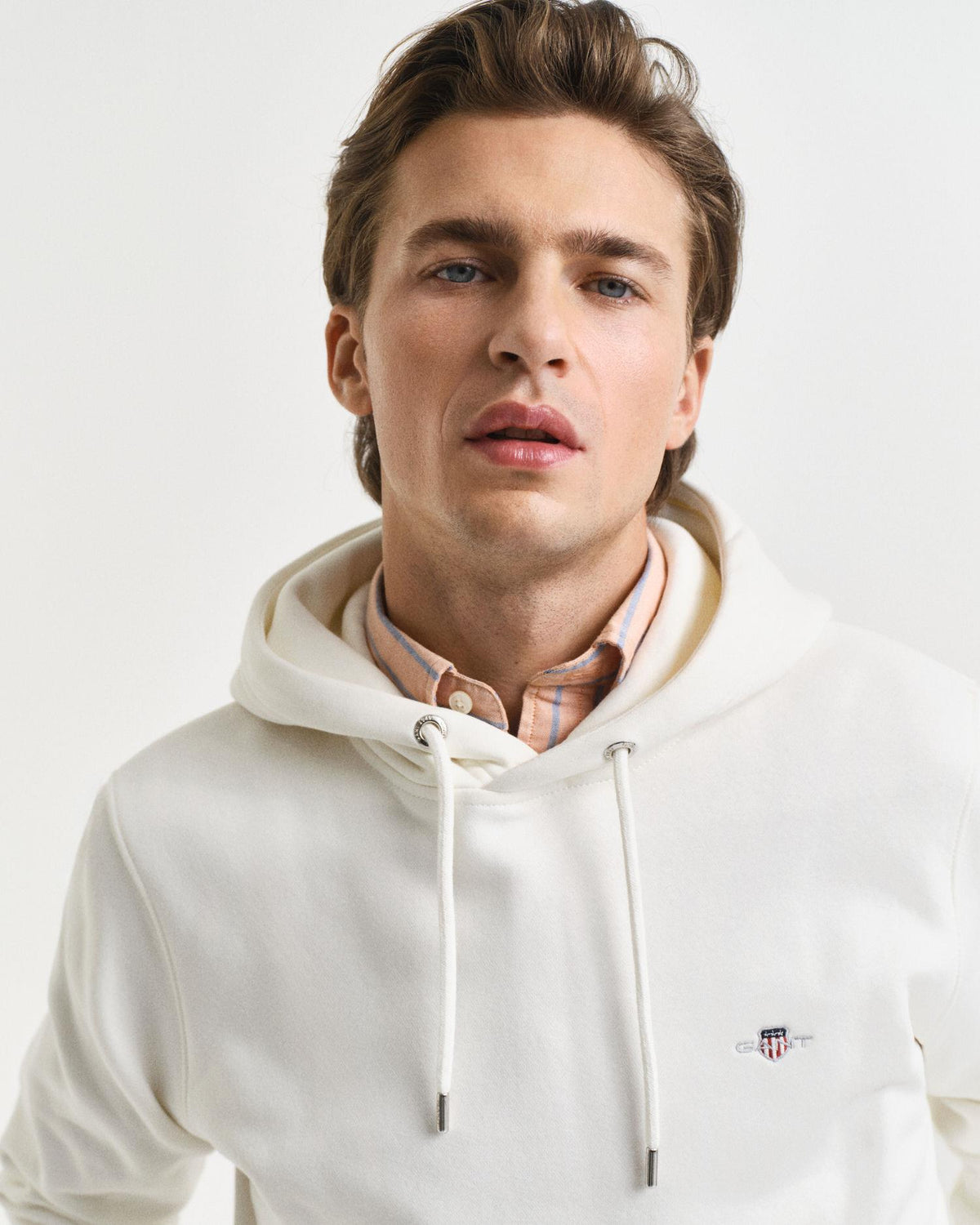 REG SHIELD HOODIE 2007058 EGGSHELL