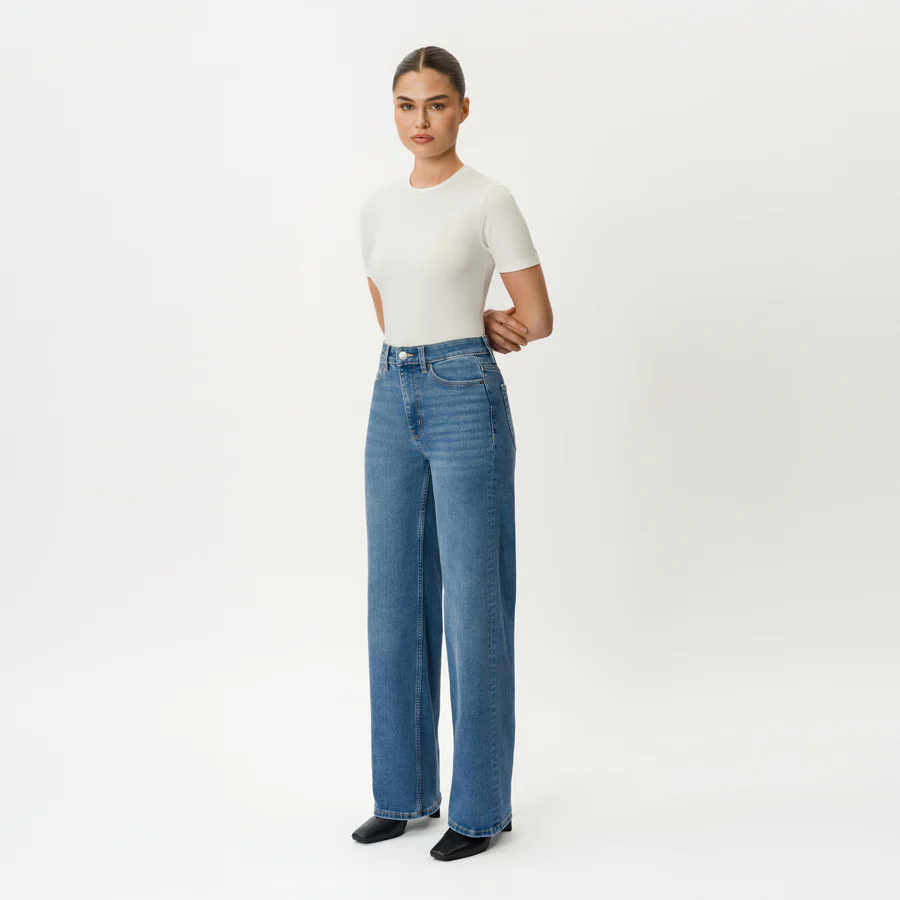 RELAXED COMFORT DENIM JEANS