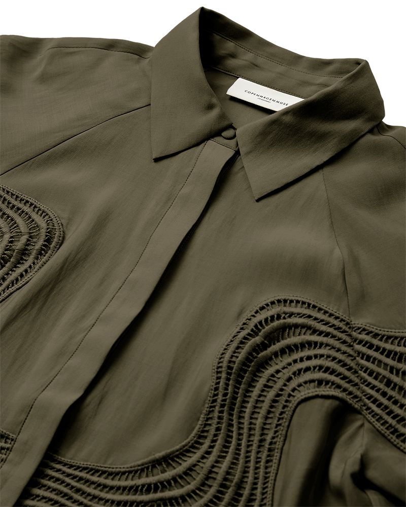 Cmmolly-Shirt