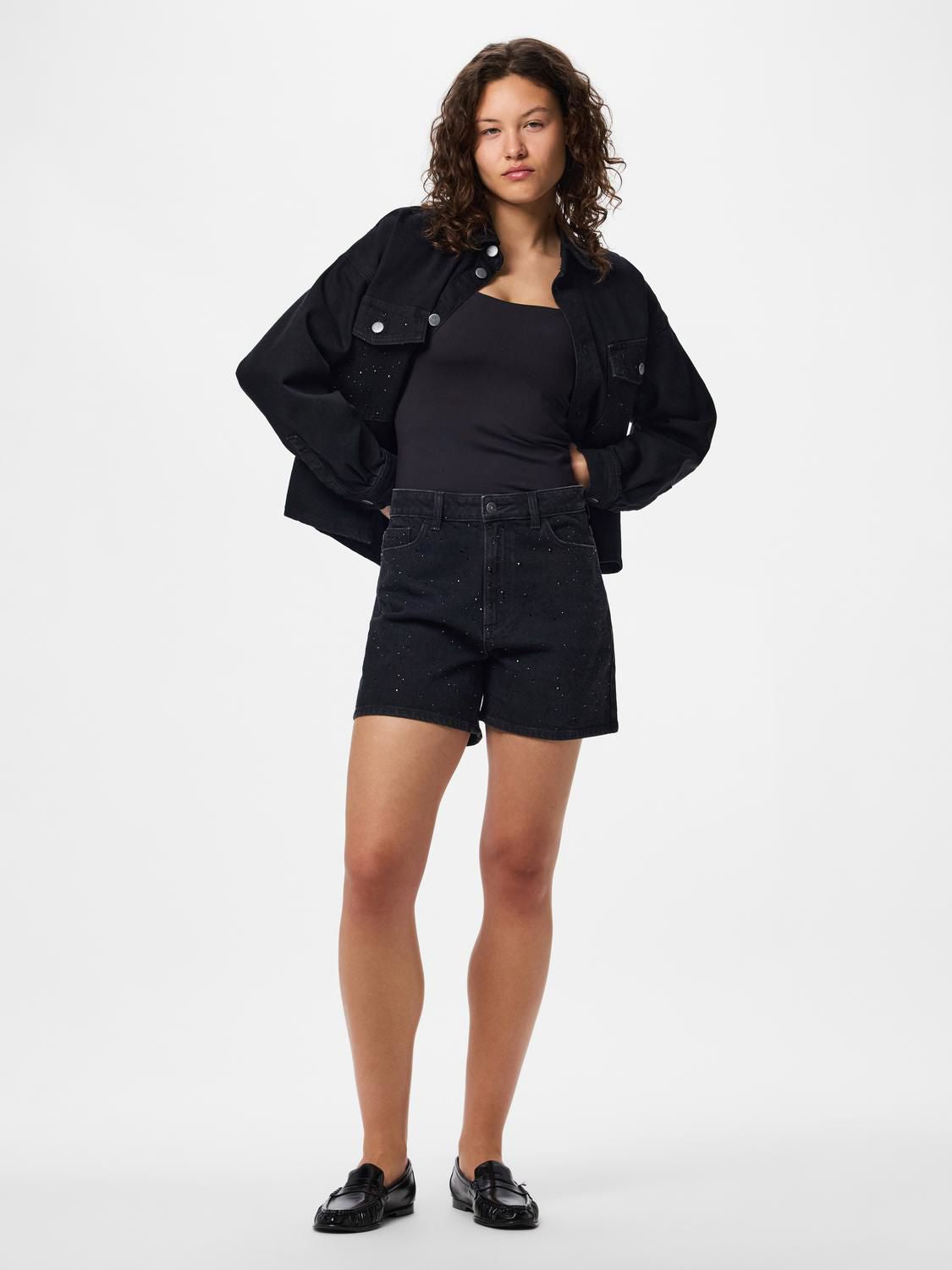 PCGABI HW RHINESTONE DENIM SHORTS BC Black Denim/black rhinestone