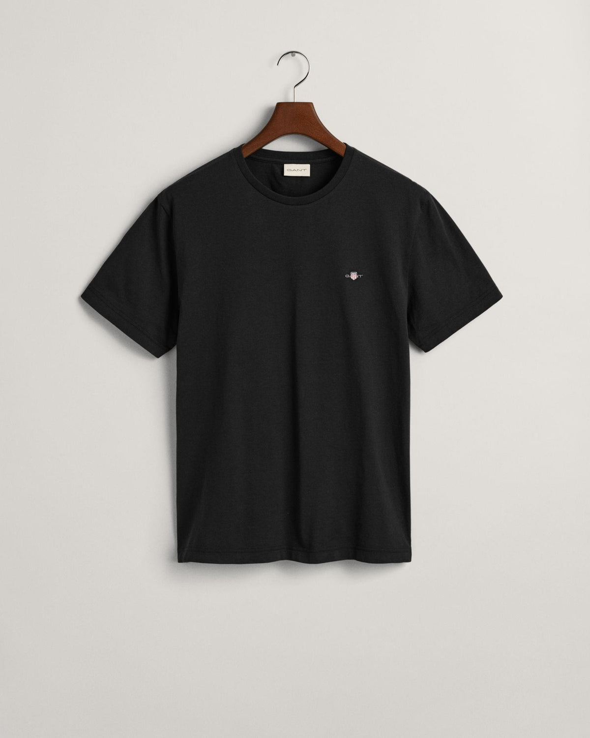 REG SHIELD SS T-SHIRT 2003184 BLACK