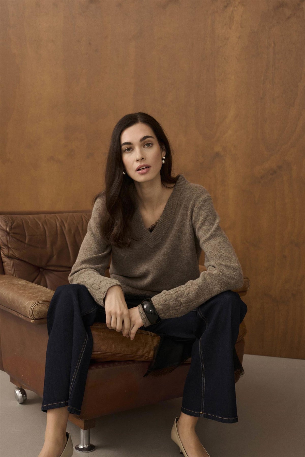 Cumonia Vneck Pullover