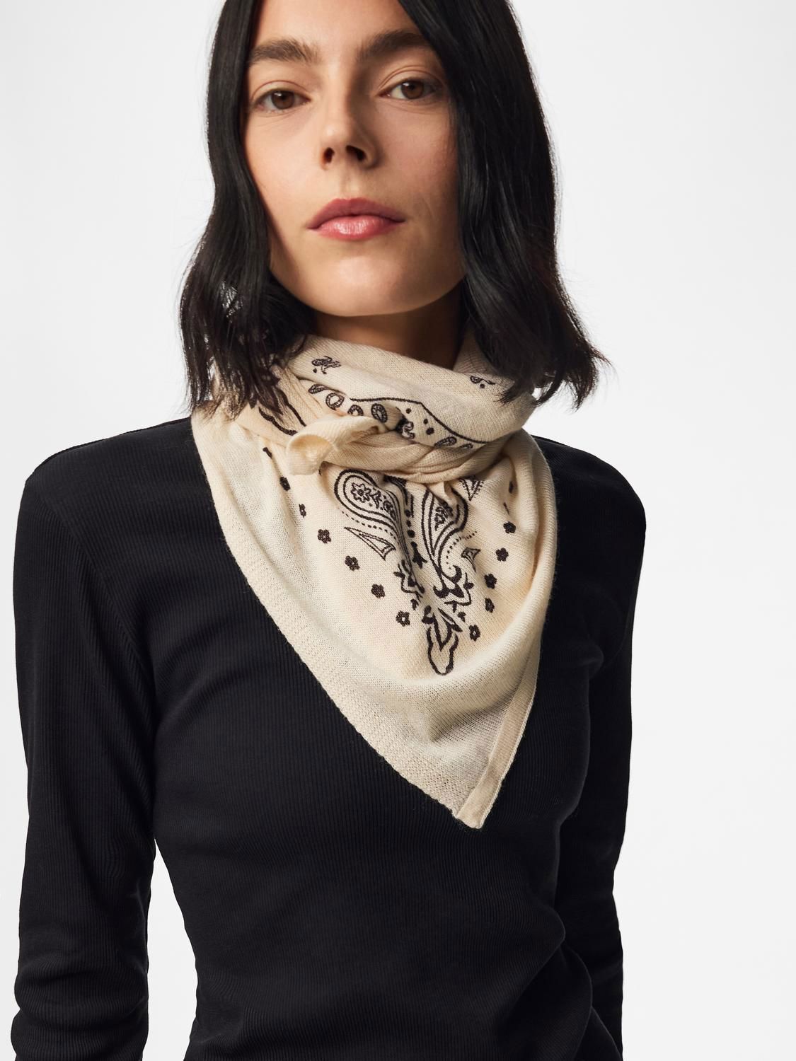 Pcnovis Small Square Scarf Noos