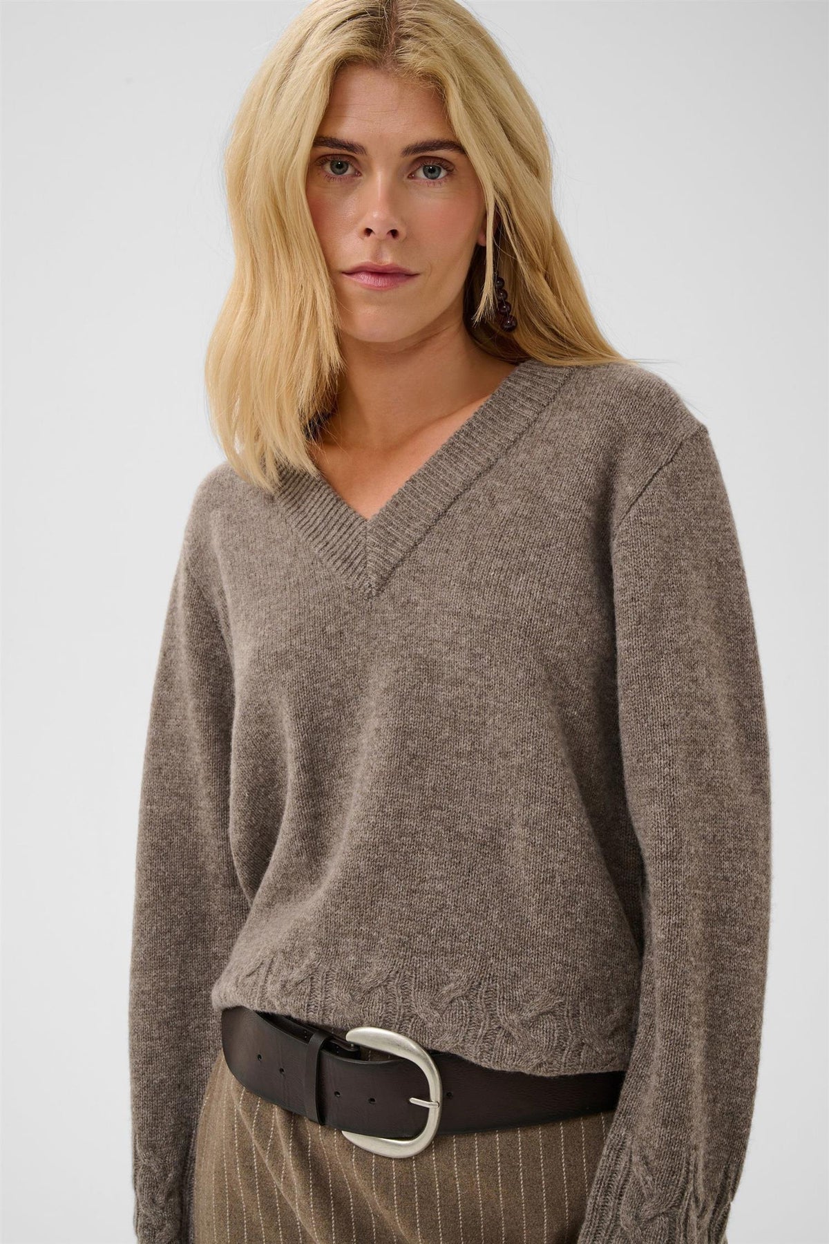 Cumonia Vneck Pullover