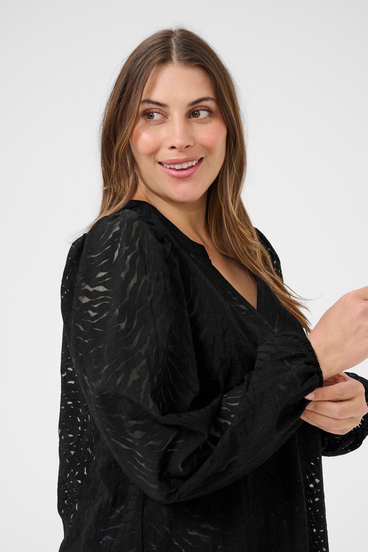 KCVIANNA BLOUSE 100121 BLACK DEEP