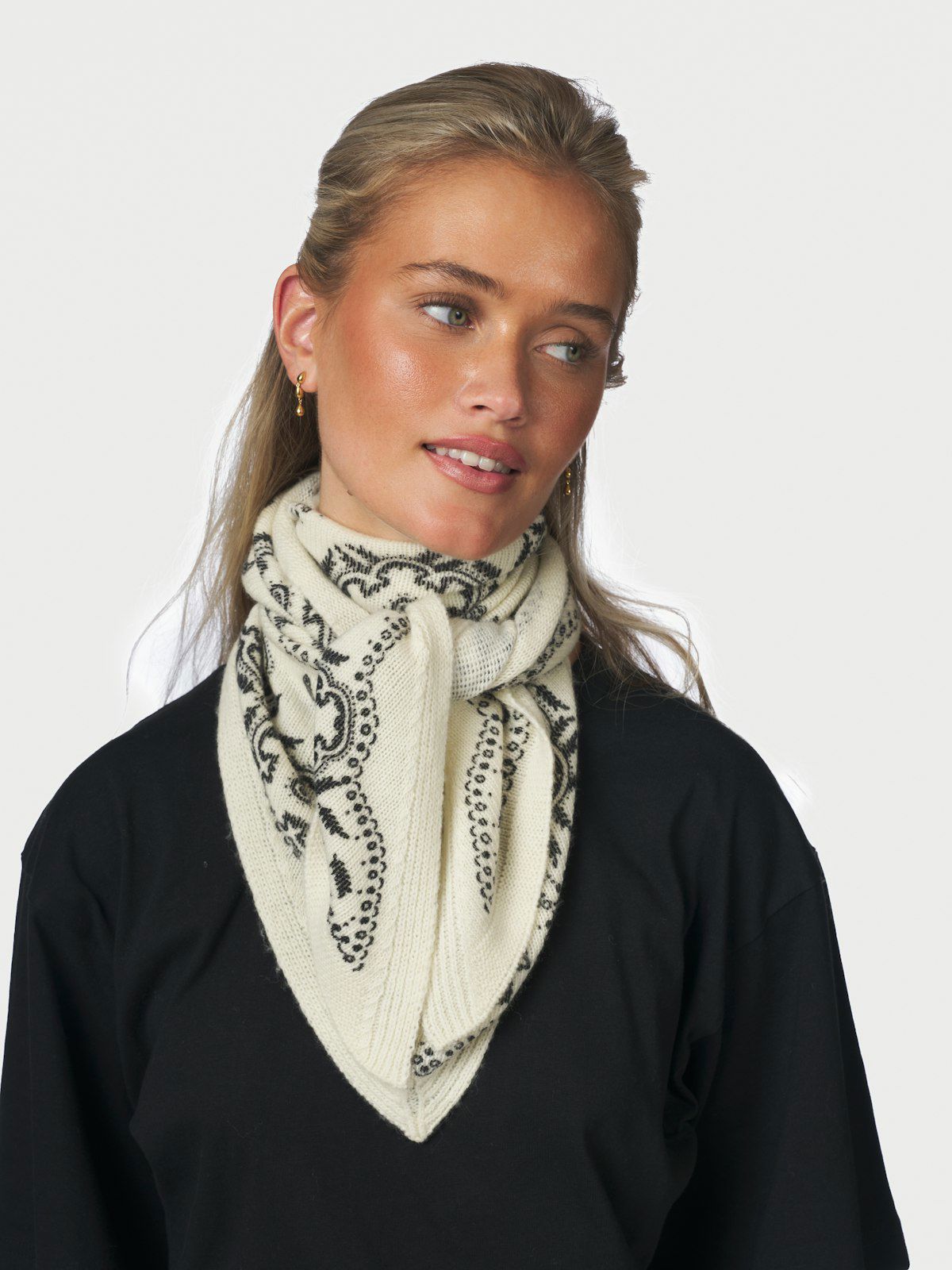 Lolana Paisley Knit Scarf
