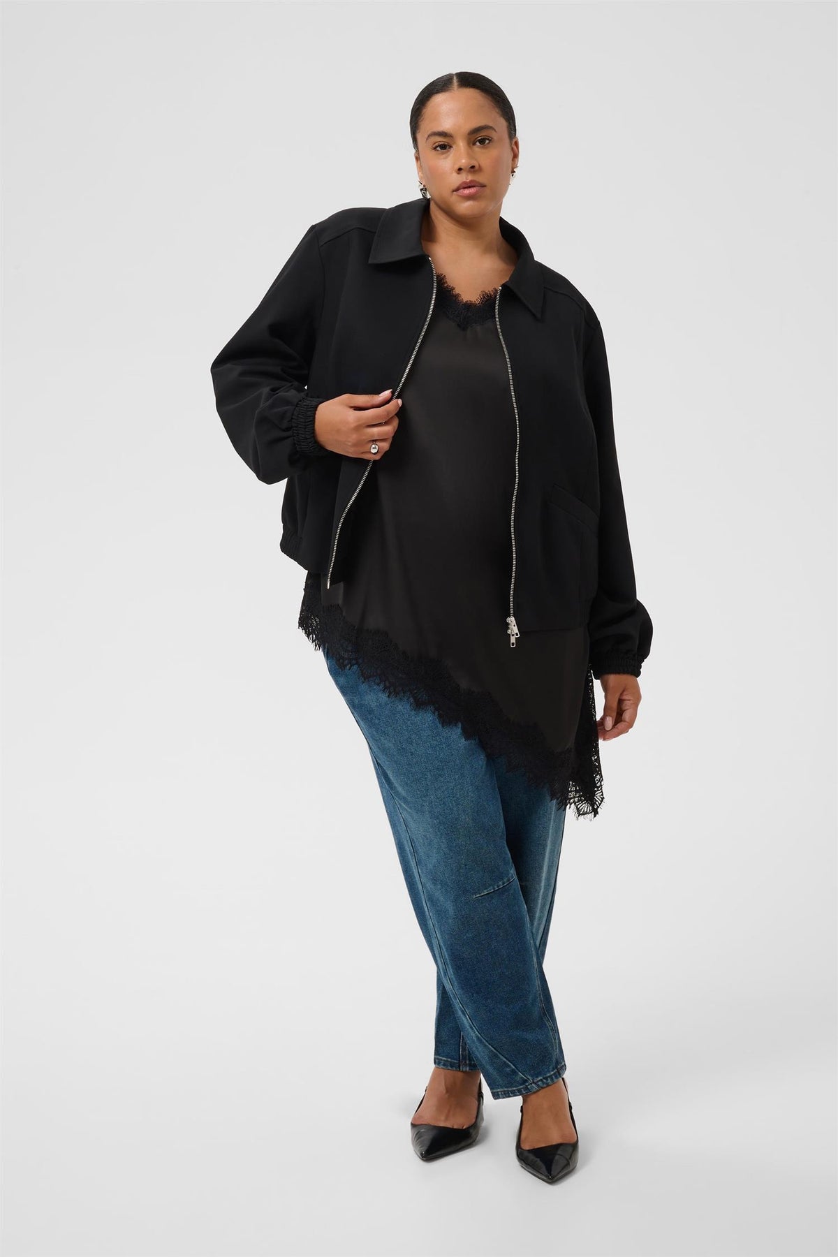 Kcsakira Jacket