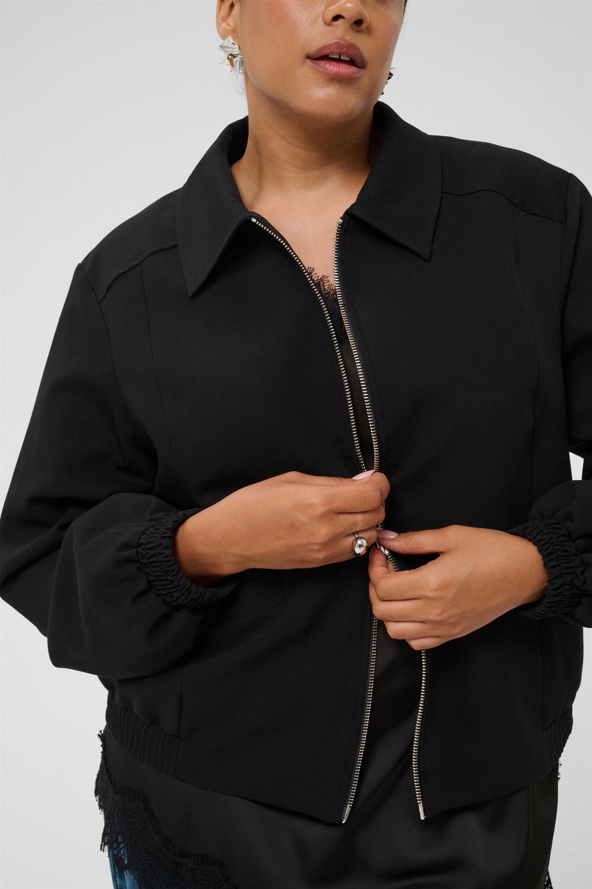 Kcsakira Jacket