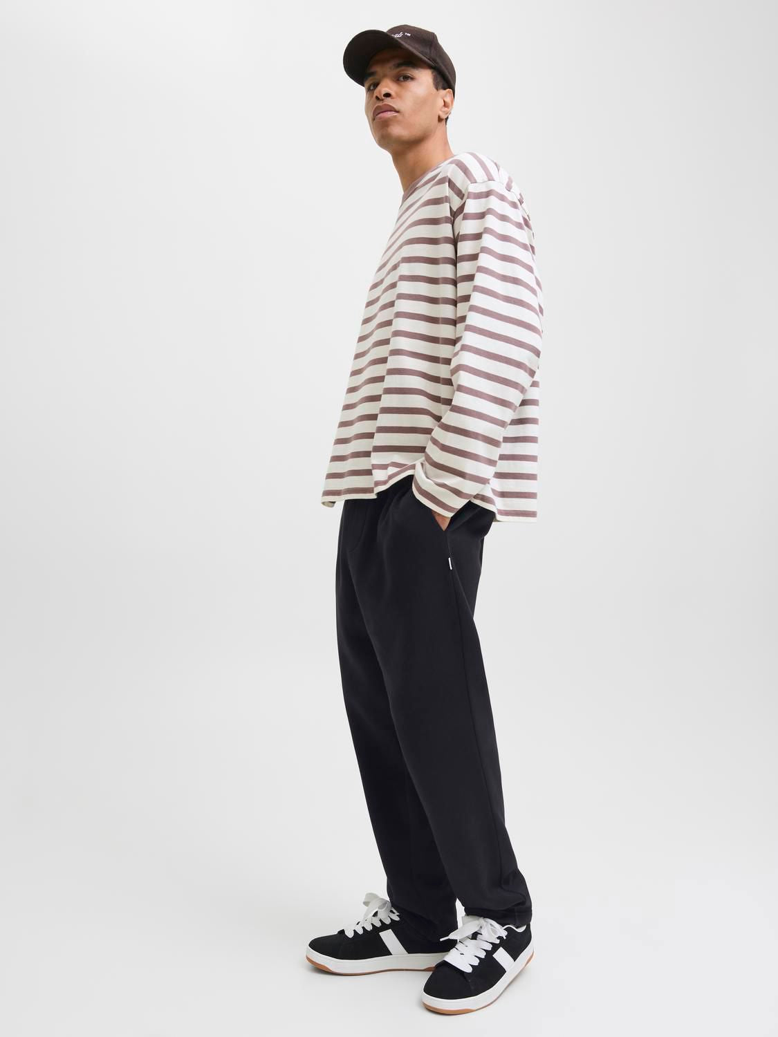 JPSTKANE BRADLAY UNCUFFED SWT PANTS NOOS Black