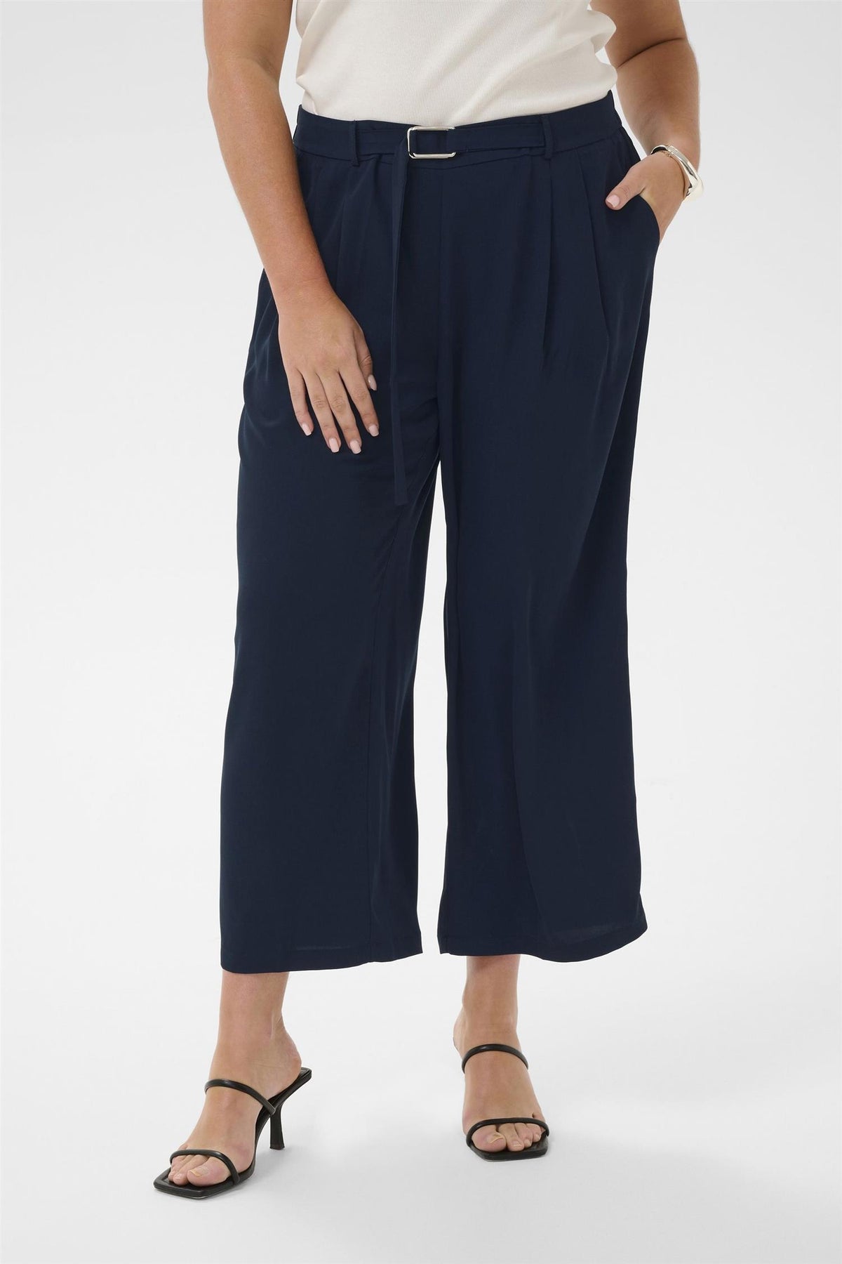 Kcilia Cropped Pants