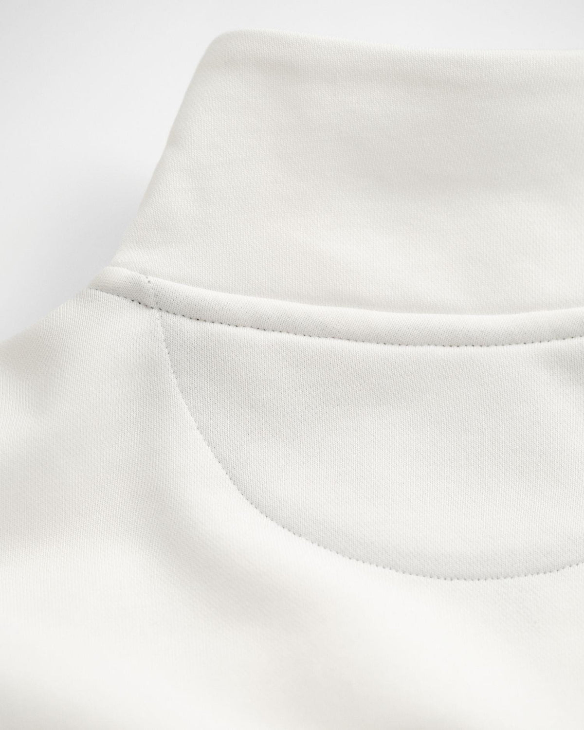 REG SHIELD HALF ZIP SWEAT EGGSHELL