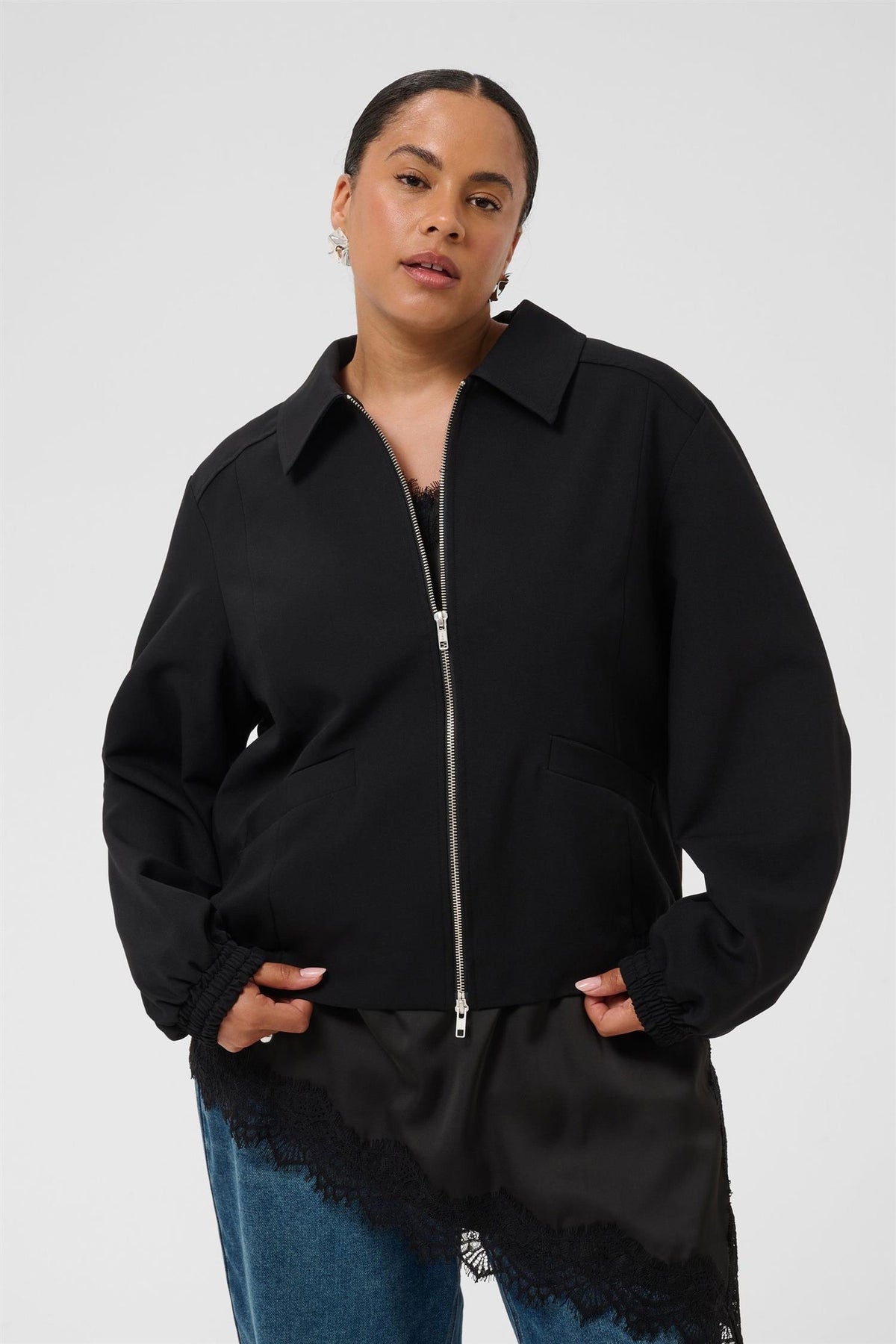 Kcsakira Jacket