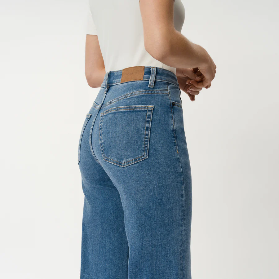 RELAXED COMFORT DENIM JEANS